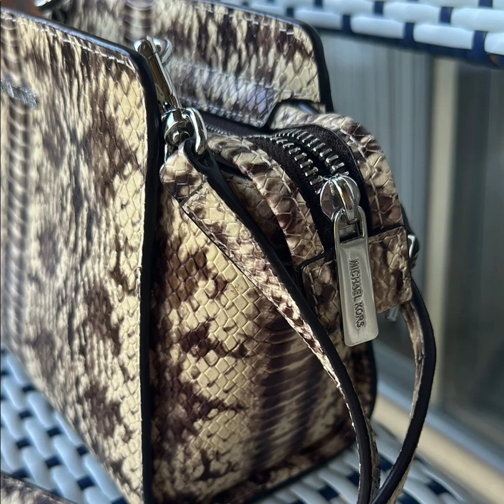 Michael Kors Brown and Cream Crossbody Bag with Chain Strap - Picture 4 of 12